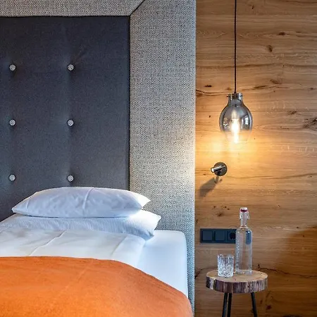 Das Zwolferhaus 4*
